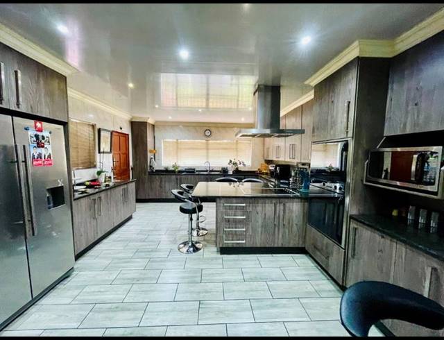 3 BEDROOM HOUSE FOR SALE IN BRACKENHURST